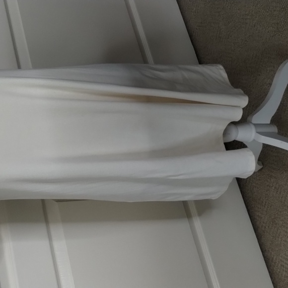 Victoria + Sophia cream ribbed cotton dress size medium circle opening in back - Picture 3 of 10